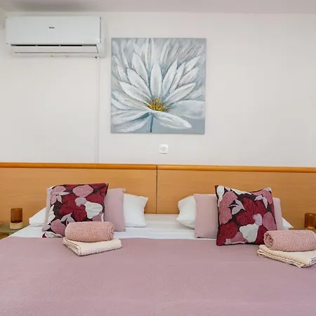 Adriana Apartman *