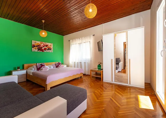 Adriana Apartment *
