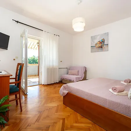 Adriana Apartament *