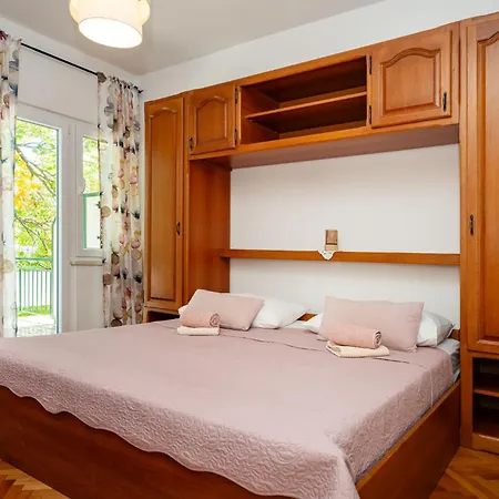 Apartament Adriana *